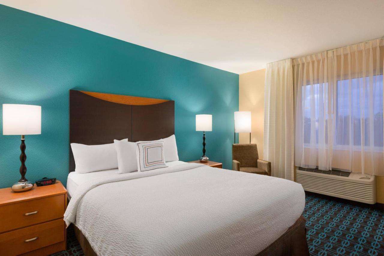 Comfort Inn & Suites Westfield Экстерьер фото