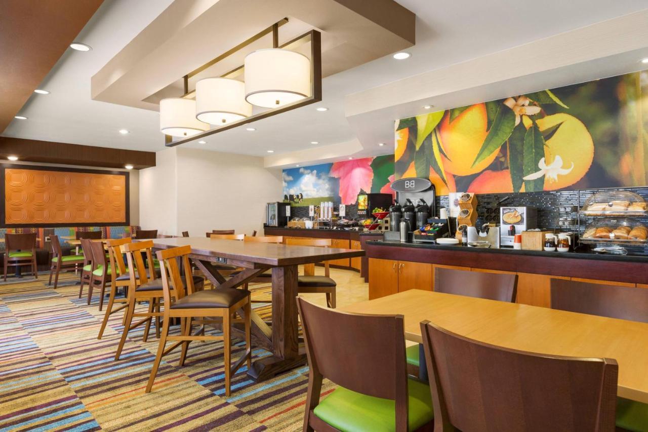 Comfort Inn & Suites Westfield Экстерьер фото
