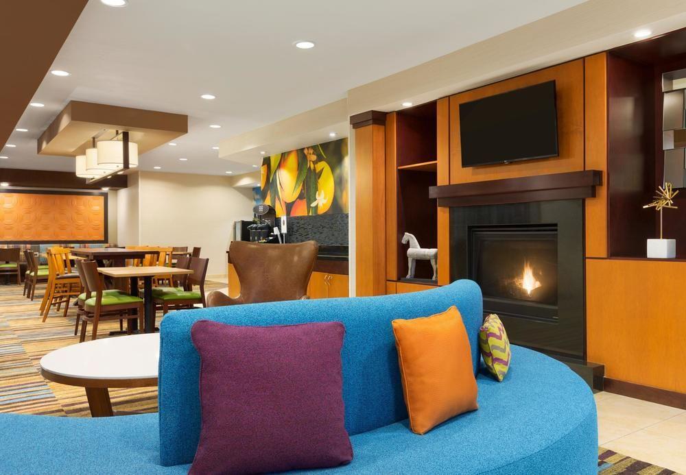 Comfort Inn & Suites Westfield Экстерьер фото