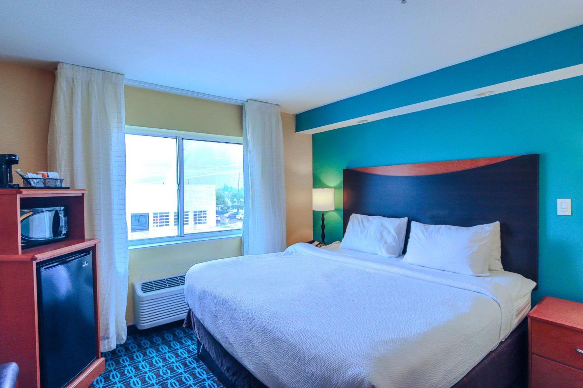 Comfort Inn & Suites Westfield Экстерьер фото