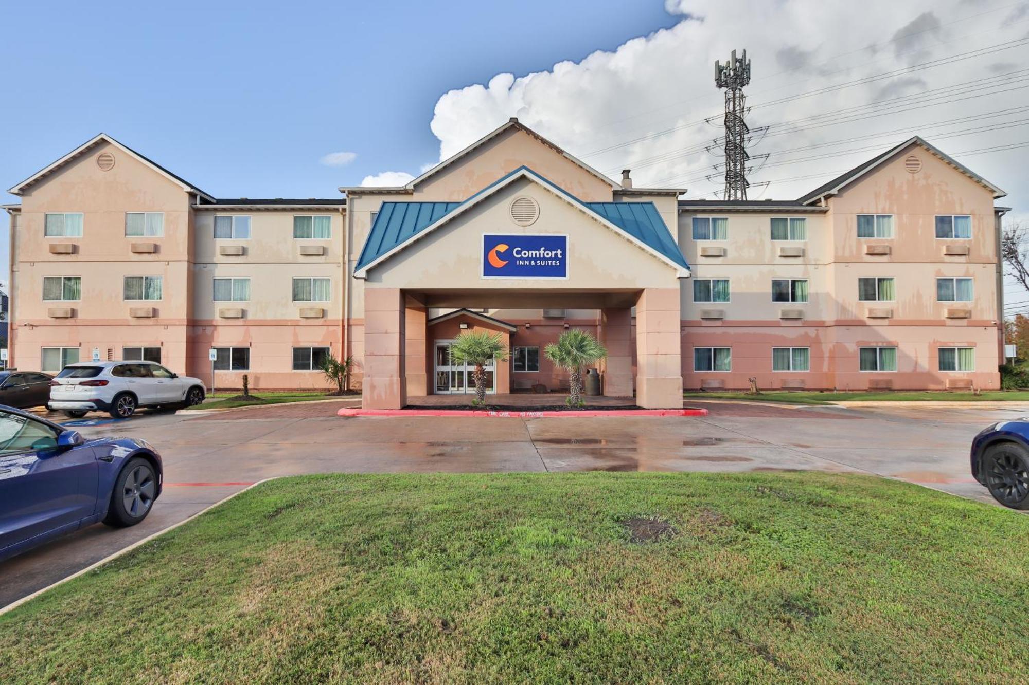 Comfort Inn & Suites Westfield Экстерьер фото