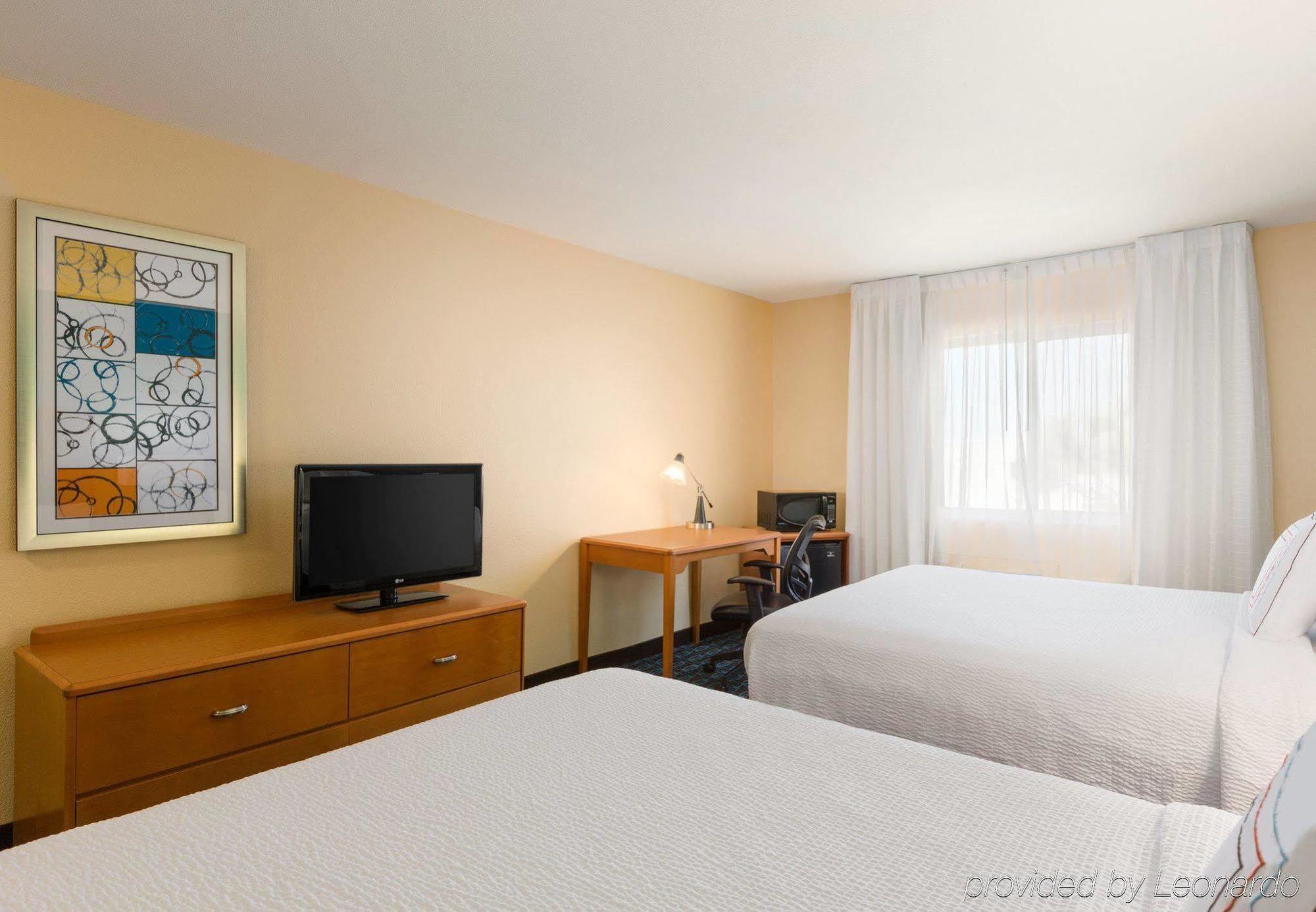 Comfort Inn & Suites Westfield Экстерьер фото