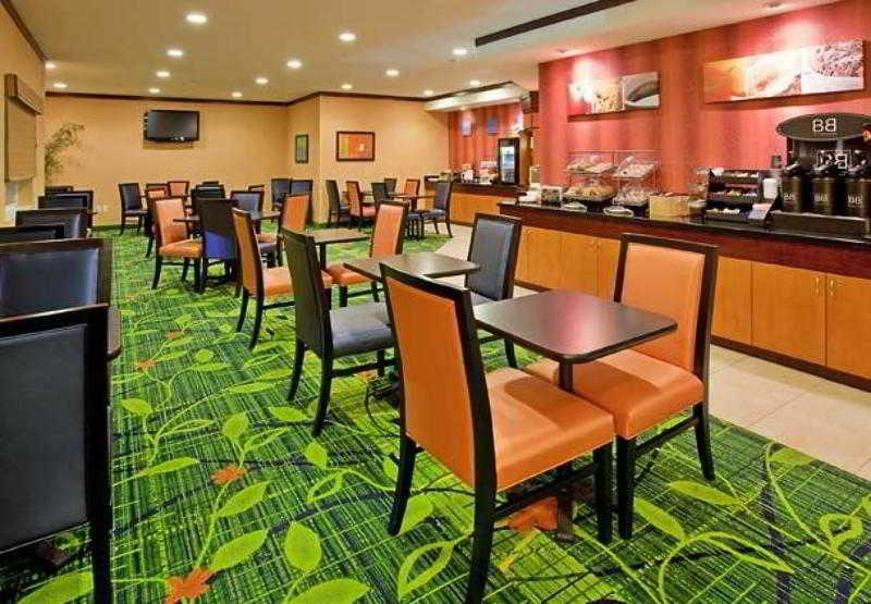 Comfort Inn & Suites Westfield Экстерьер фото