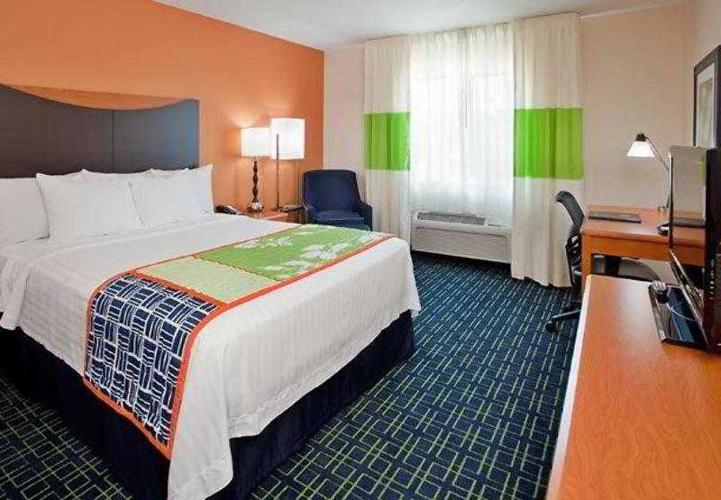 Comfort Inn & Suites Westfield Экстерьер фото